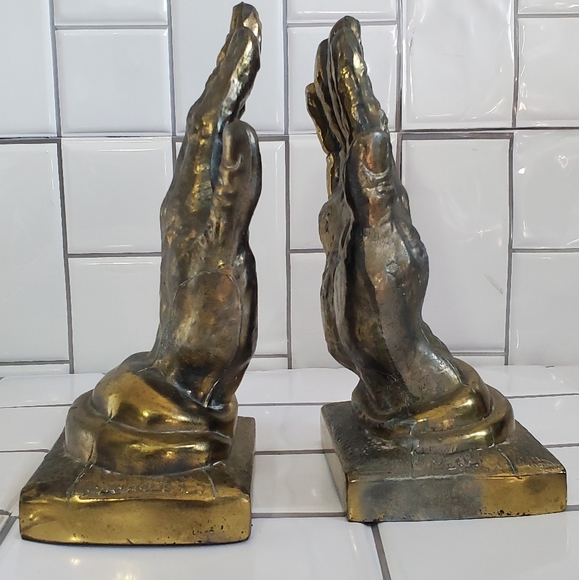 Other - Vintage Gold/ Bronze Praying Hands BookEnds   Numb